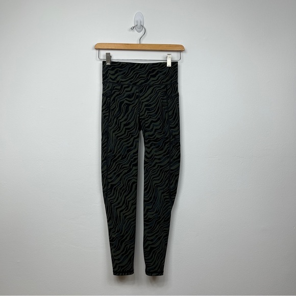 Sweaty Betty Power 7/8 Workout Tights Pocket Leggings Zebra Print Size XS - Picture 1 of 13